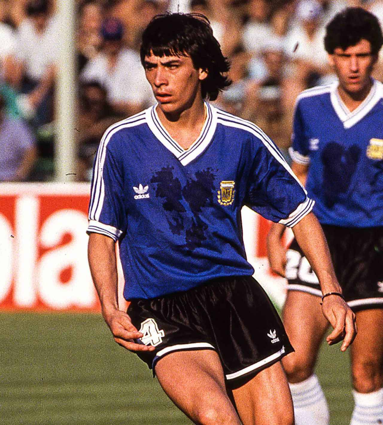 “因縁”イングランド戦も！アルゼンチン代表、W杯の記憶に残る「アウェイユニフォーム」4選