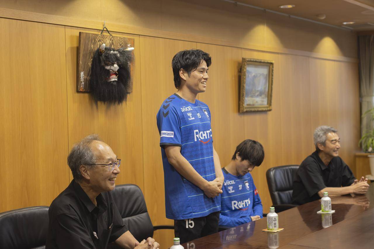「力強いチームだと改めて感じました」ガンバ大阪が茨木市役所を訪問し、ACL2優勝を報告！「もう一つタイトルを…」と来季の抱負も