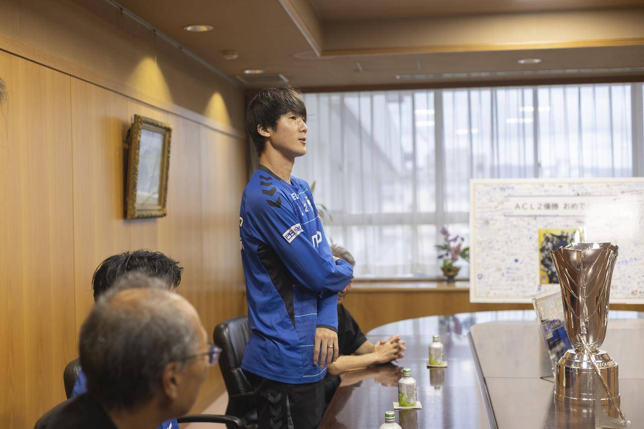 「力強いチームだと改めて感じました」ガンバ大阪が茨木市役所を訪問し、ACL2優勝を報告！「もう一つタイトルを…」と来季の抱負も