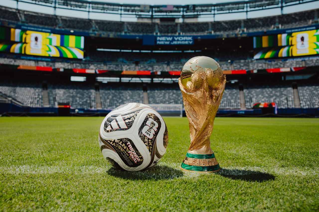 アディダスがW杯決勝など「4試合限定」の新しい公式球を発表！メッシ、ヤマル、ベリンガムがビジュアルに登場