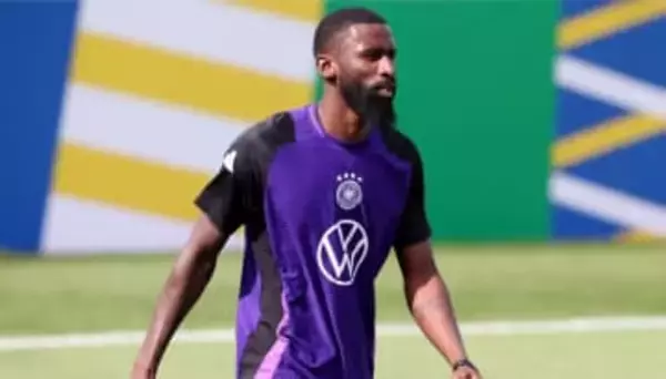 EURO開催国ドイツ、選手同士のケンカ勃発…4000人が見ていた公開練習で