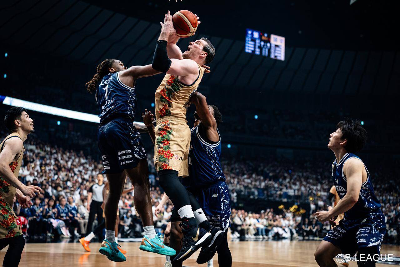 運命の第3戦は26日（火）19時 〜！Bリーグ初優勝へ、創設5年目の長崎が逆王手！馬場雄大は「長崎のために」 V・ファーレンの選手も応援に【Pick Up B.LEAGUE】