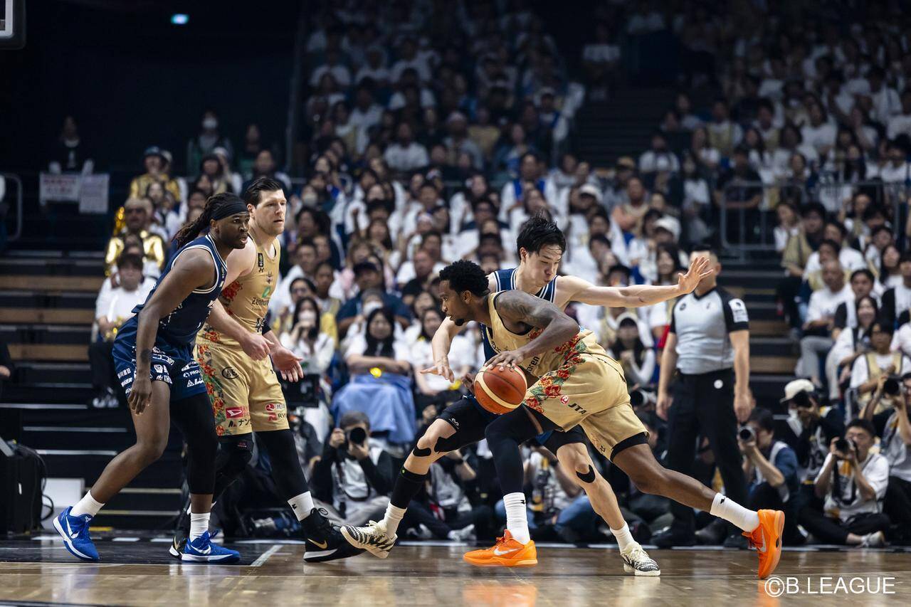 運命の第3戦は26日（火）19時 〜！Bリーグ初優勝へ、創設5年目の長崎が逆王手！馬場雄大は「長崎のために」 V・ファーレンの選手も応援に【Pick Up B.LEAGUE】