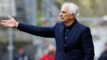 73歳の元日本代表監督、判定に激怒して退場処分！「10年出場停止処分でも構わない、もう終わり」