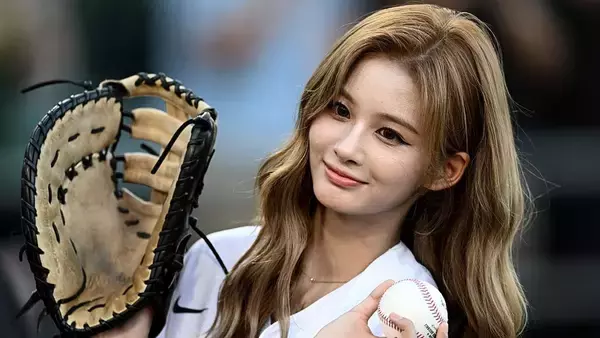 「アーロン・ジャッジを仕留められる」NMIXXソリュンがMLBの始球式に登場！意外な“強肩”が話題に