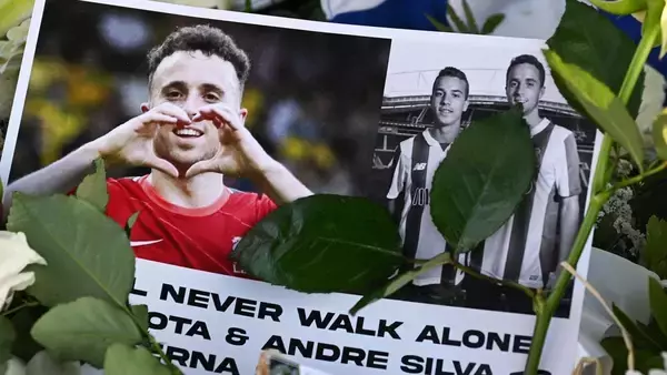 「私たちの光…」W杯16強進出のポルトガル、故ディオゴ・ジョタへ捧げたサプライズ「彼はいつも僕たちと一緒にいる」