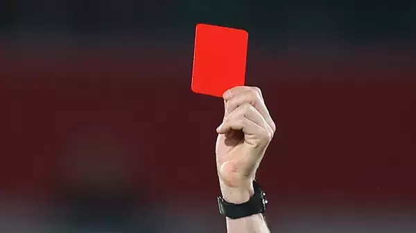 サッカーの口論中に自分の口を覆う行為、退場処分の対象に！ワールドカップから適用