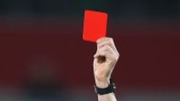 サッカーの口論中に自分の口を覆う行為、退場処分の対象に！ワールドカップから適用