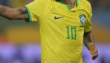 「サントスに敬意を尽くし、その先は――」セレソン最多得点のネイマールが明かした契約満了後の本心