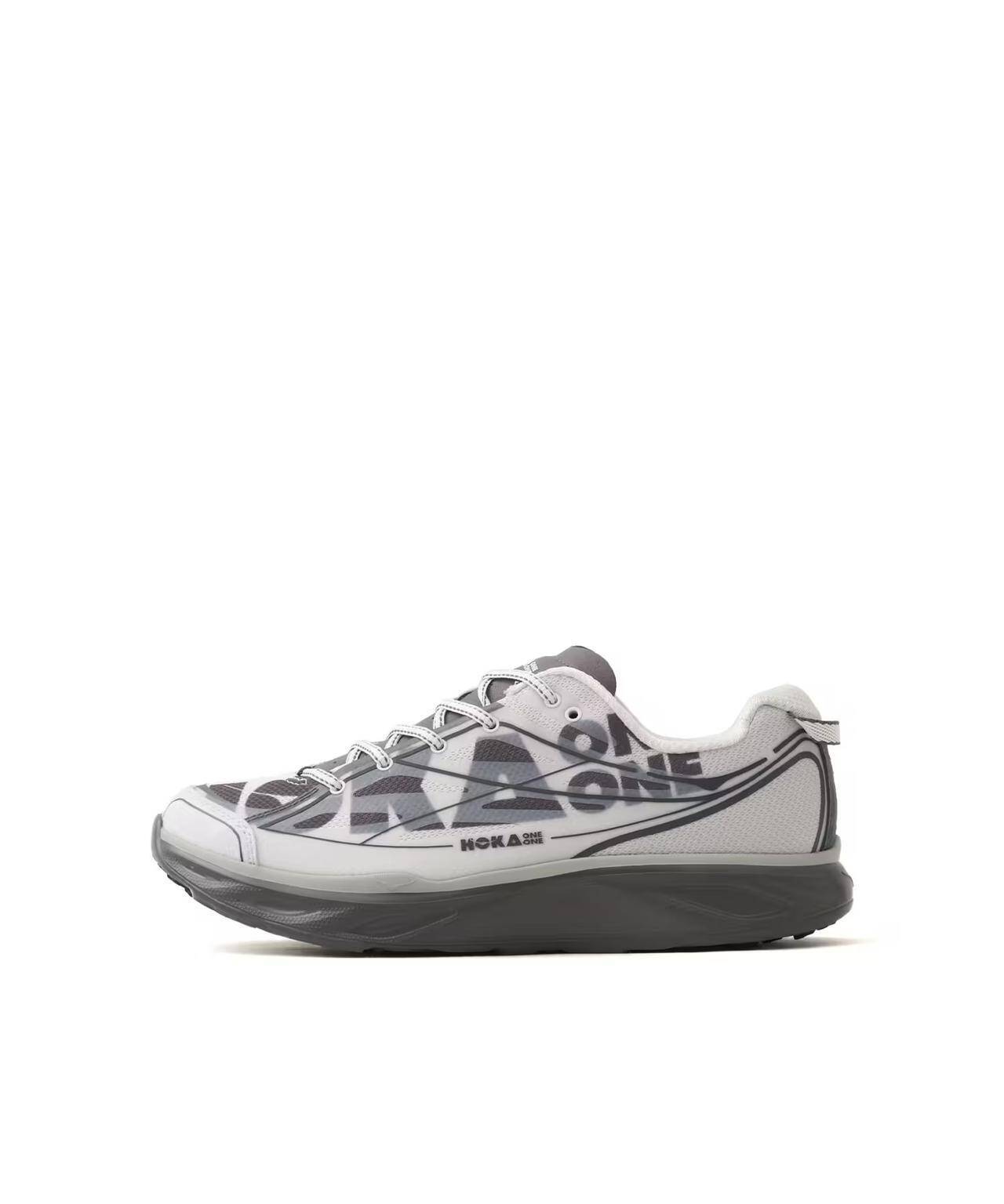 《話題の新鋭ブランド》【HOKA】アカ抜けが狙える「アウトドア系シューズ」