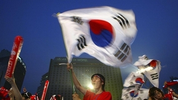 プラダを着た中国女子サッカー代表、韓国代表レジェンドから羨望の声が上がり波紋