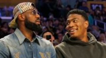 八村塁が明かした、レブロン・ジェームズとの関係性がおもしろい 「今ではどうでもいいんですけど（笑）一緒にいすぎて本当にお兄ちゃん」