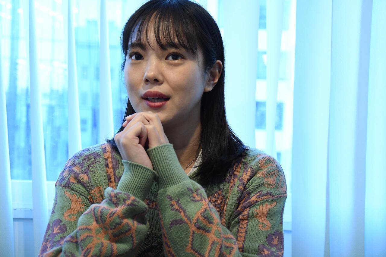 「可愛いメダルが欲しくて、スペインのマラソン大会にも参加しました」初日から連日満席の映画『藍反射』に出演の女優・中山来未が語るランニング沼