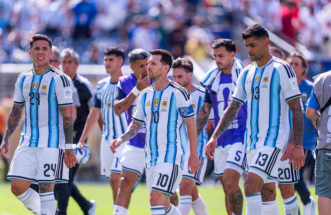 「サッカーはもう長くは続けられない」——父を亡くしたメッシが明かした本音
