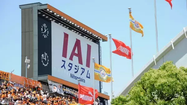 清水エスパルスのホーム「IAIスタジアム日本平」、旧大型ビジョンのLED化工事がスタート！“超大型看板”から再び本来の姿へ
