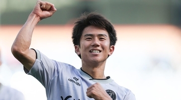 25歳日本代表FW、日本人対決で英雄ゴール！「並外れた才能の持ち主、みんなが彼を愛してる」と英監督絶賛