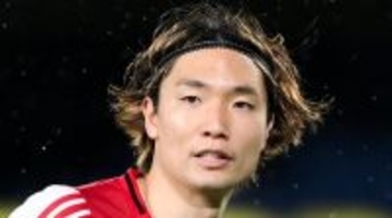 「板倉滉をアヤックス監督がムシする理由は理解不能」不可解なベンチ行きと現地も疑問視