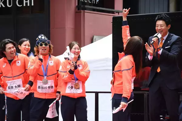 「4年後には金金メダルを」村瀬心椛、“心椛ポーズ”を披露し誓い