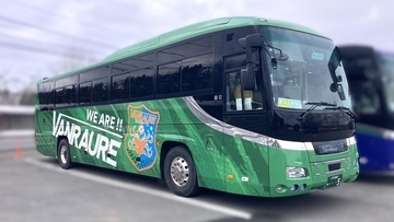 J2初昇格チーム、選手バスの“ラッピング”クラファン成功！支援金は目標額188％達成の「565万円」に到達