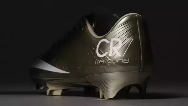 W杯6大会連続ゴールのクリスティアーノ・ロナウド、偉業を祝した「黄金スパイク」がNIKEから登場！