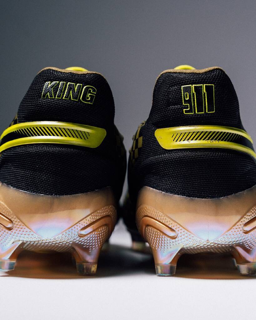 伊東純也が着用するPUMAの最新スパイク、世界的自動車メーカーとのコラボモデルが登場！