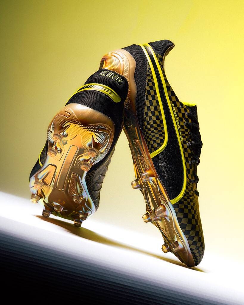 伊東純也が着用するPUMAの最新スパイク、世界的自動車メーカーとのコラボモデルが登場！