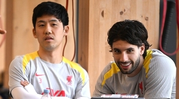 『遠藤航もいるから…』リヴァプールMFソボスライ、急造右SB起用を断りたい理由を説明