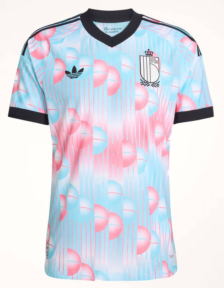 日本代表だけじゃない！W杯32強で「初のユニフォーム」を着る7チーム
