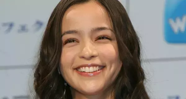 野球じゃない！？横浜スタジアムでサッカーに加藤ローサさんが驚き「茶色のとこは土じゃなくて…」