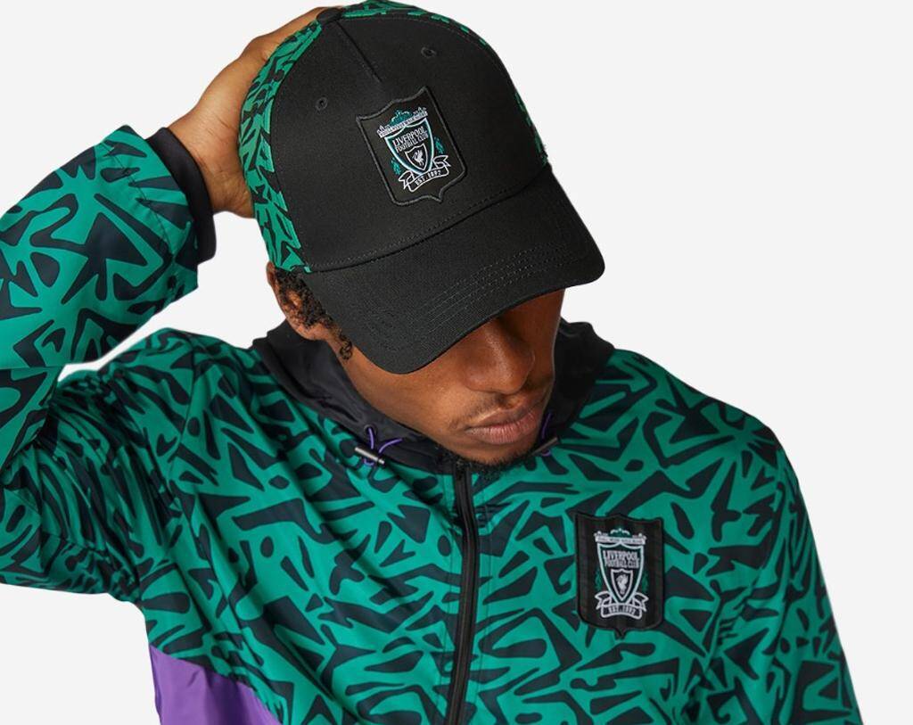 リヴァプール、「真のクレイジーユニ」に触発のカプセルコレクション！90年代“伝説のGKユニ”が甦る