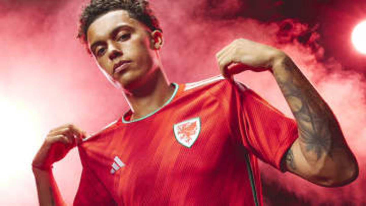 ウェールズ代表 レインジャケット ブラック プレイヤーズモデル 多様な プレイヤーズモデル