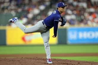 現地記者が山本由伸の勝利に「やっと……！」と書いた理由——日本語を知る米メディアの視線