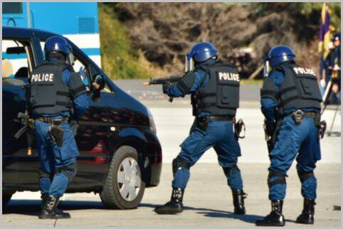 短機関銃まで装備している警察の特殊部隊とは 18年3月19日 エキサイトニュース