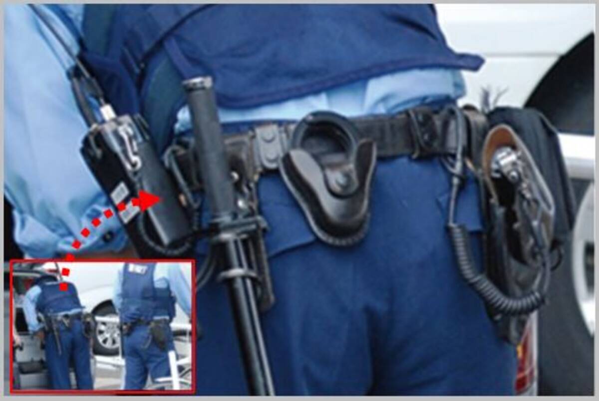 警察官の装備は右腰に拳銃で左腰に警棒がルール 19年5月22日 エキサイトニュース