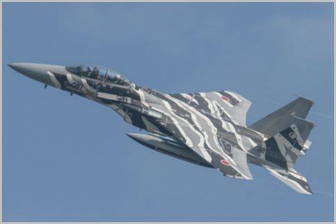 軍用機が使うエアーバンドの割当て周波数は 2019年5月30日