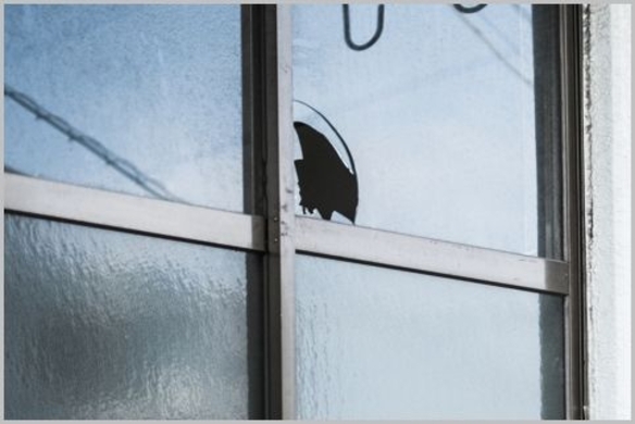 空き巣対策は玄関よりも窓 ガラス破りにご用心 18年1月25日 エキサイトニュース