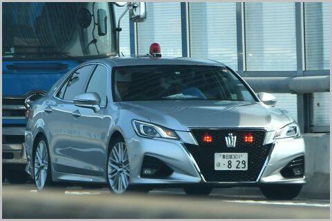 覆面パトカーにあって市販モデルにない装備とは 年9月11日 エキサイトニュース