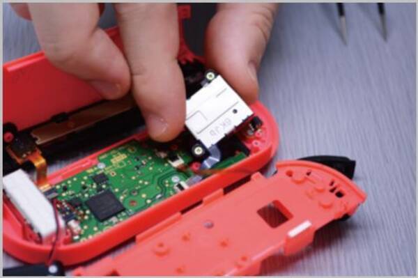 Nintendo Switchのジョイコンを自力で修理する 21年8月30日 エキサイトニュース Nintendo Switchのジョイコンを自力で修理する 21年8月30日 エキサイトニュース