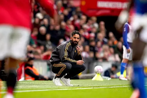 英紙記者が問う「スター選手放出の愚策」。迷走のマンチェスター・U、全責任はアモリム監督にあるのか？