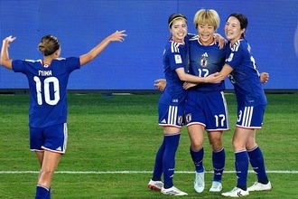 7万4397人の熱狂を沈黙させた一撃。なでしこジャパン、アジア制覇を支えた成熟の中身