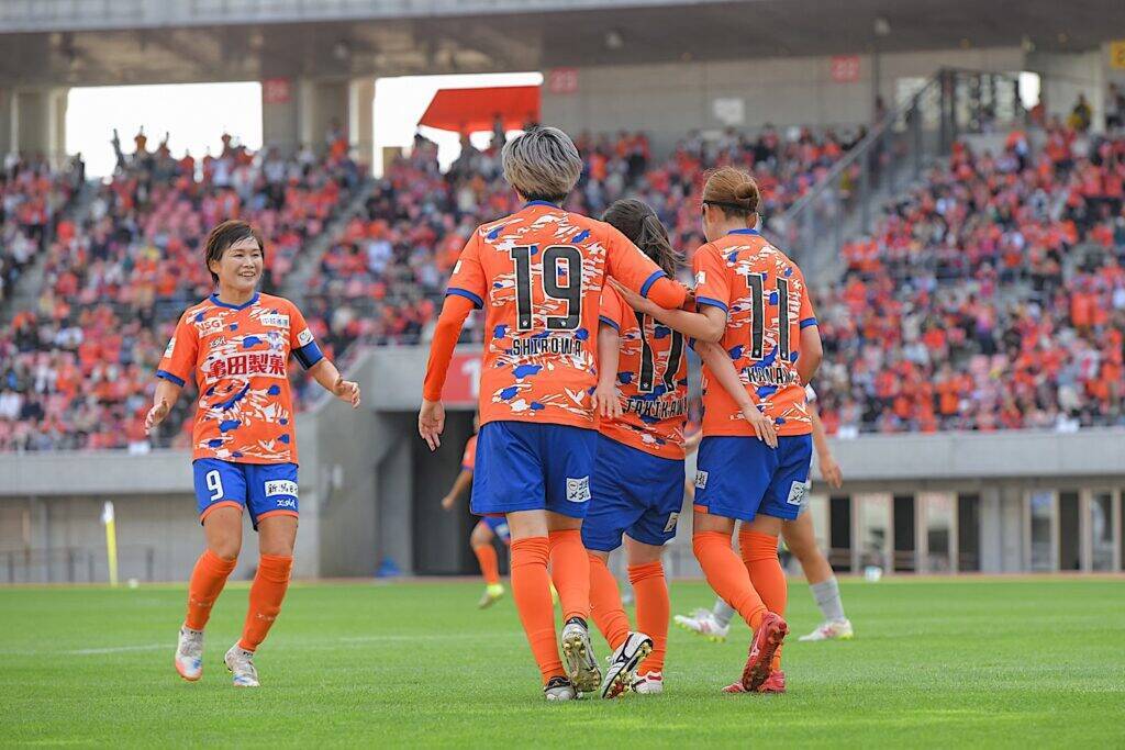 新潟レディースが広げた“女子サッカーの裾野”。年100回の地域活動、川澄奈穂美が呼び込んだ「応援の機運」