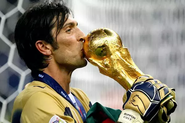 守護神ブッフォンが明かす、2006年W杯決勝の真実。驚きの“一撃”とPK戦の知られざる舞台裏