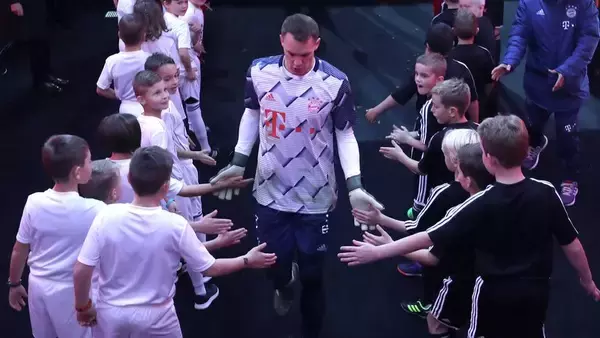 なぜドイツは「GK人気」高く日本では貧乏くじ？　GK後進国の日本でノイアーを育てる方法