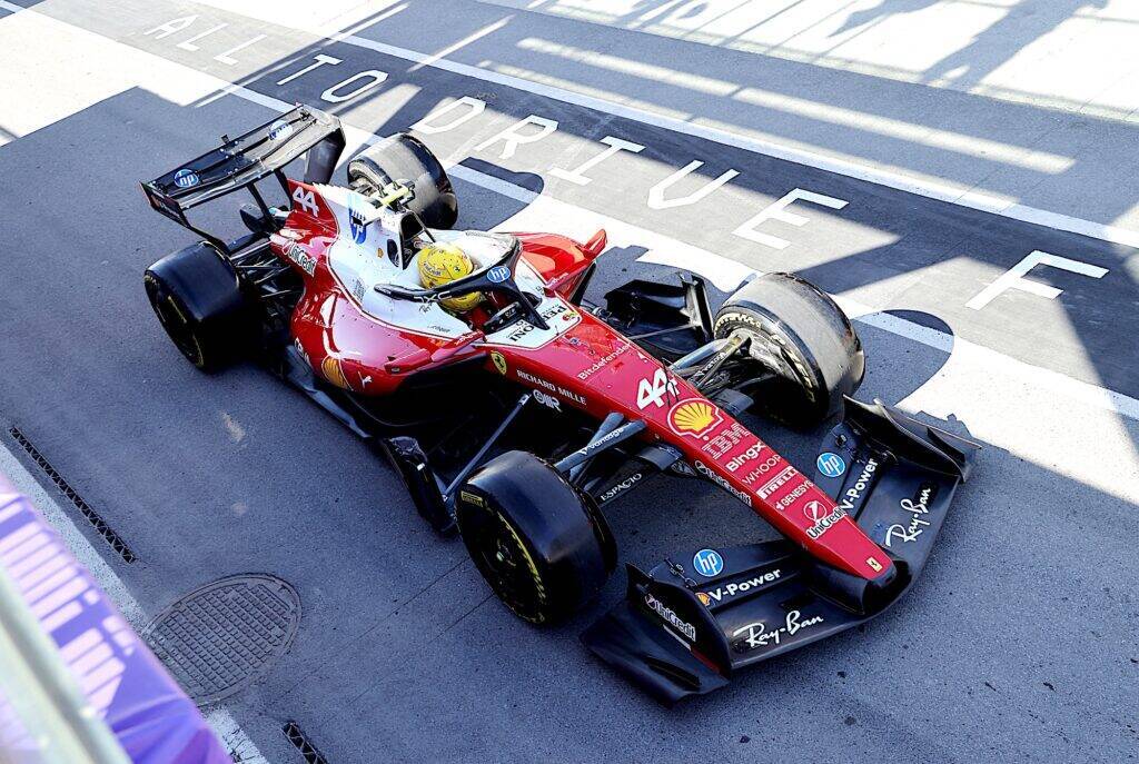 【F1】41歳ハミルトン、フェラーリで再燃。「過去の自分は間違っていた」と語る“復活の兆し”