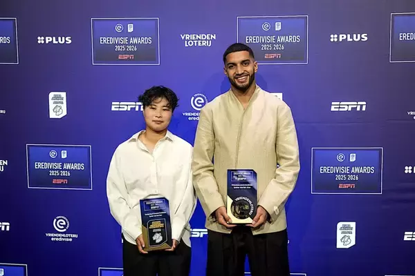 上田綺世と同じ名門・フェイエノールトでの戴冠。19歳・板村真央が掴んだリーグMVP