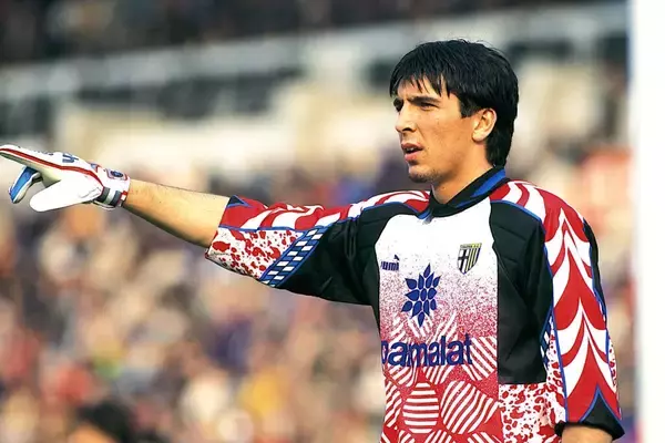 伝説の幕開け。ブッフォンが明かす、17歳でセリエAのゴールを守った“衝撃のデビュー戦”