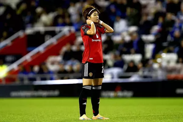 「普通のボランチにはならない」宮澤ひなたがマンチェスター・ユナイテッドで示す“6番の新境地”