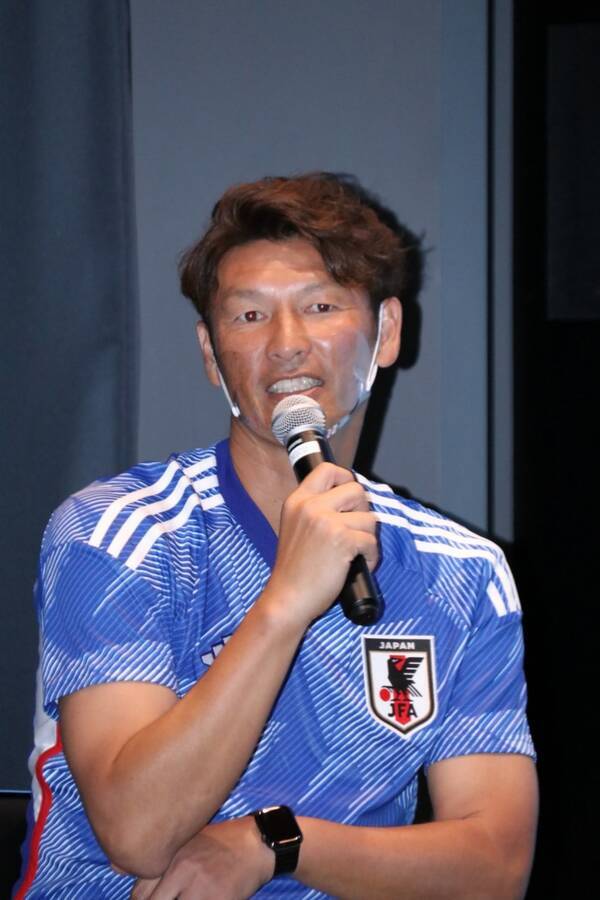 新感覚パブリックビューイングでサッカー米国戦を没入観戦 元日本代表 巻誠一郎氏が解説 22年9月26日 エキサイトニュース