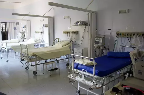看護師と患者が不倫、病院で性行為中に心臓発作で男性死亡 救急車を呼ばずクビに