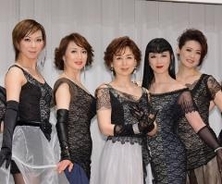 宝塚歌劇が「100年に一度」の夢の公演、11人のトップスターが製作発表に登場